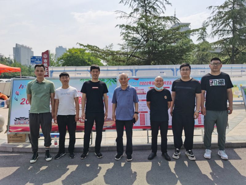 遵守安全生產(chǎn)法 當(dāng)好第一責(zé)任人|集團(tuán)公司積極參加安陽市“安全宣傳咨詢?nèi)铡被顒?dòng)！