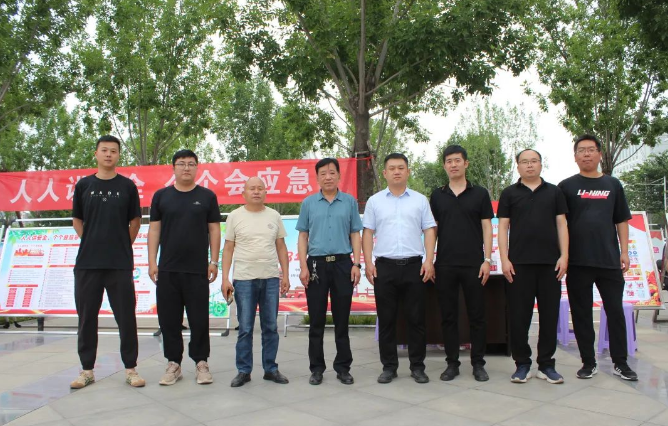 人人講安全 個個會應急 | 集團公司積極參加安陽市“安全生產(chǎn)宣傳咨詢?nèi)铡被顒?>
                                                                    </div>
                                <div   id=